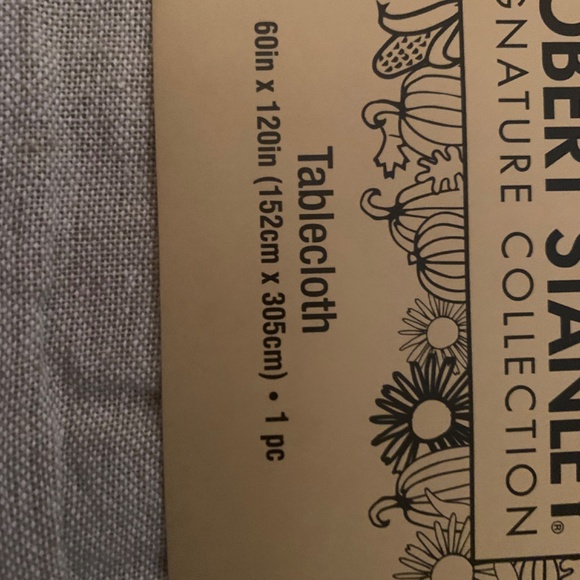 Tablecloth 60in x120in - Picture 3 of 3